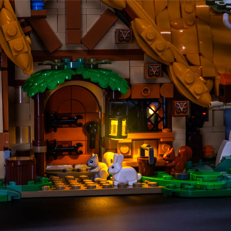LEGO Snow White and the Seven Dwarfs' Cottage