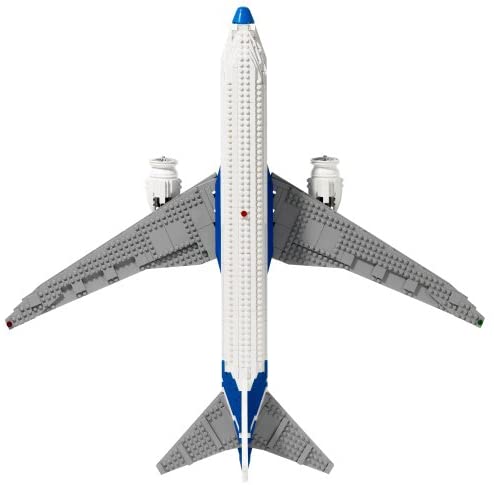 LEGO Sculptures Boeing 787 Dreamliner